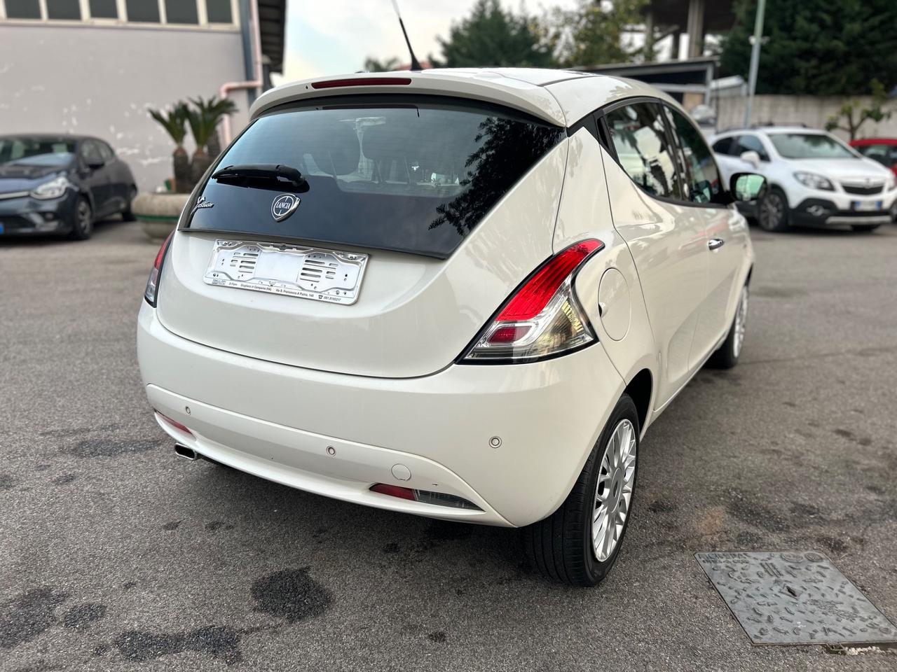 Lancia Ypsilon 1.2 GPL Ecochic Gold