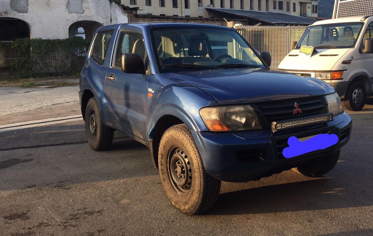 Mitsubishi Pajero 2.5 TDI 3p.