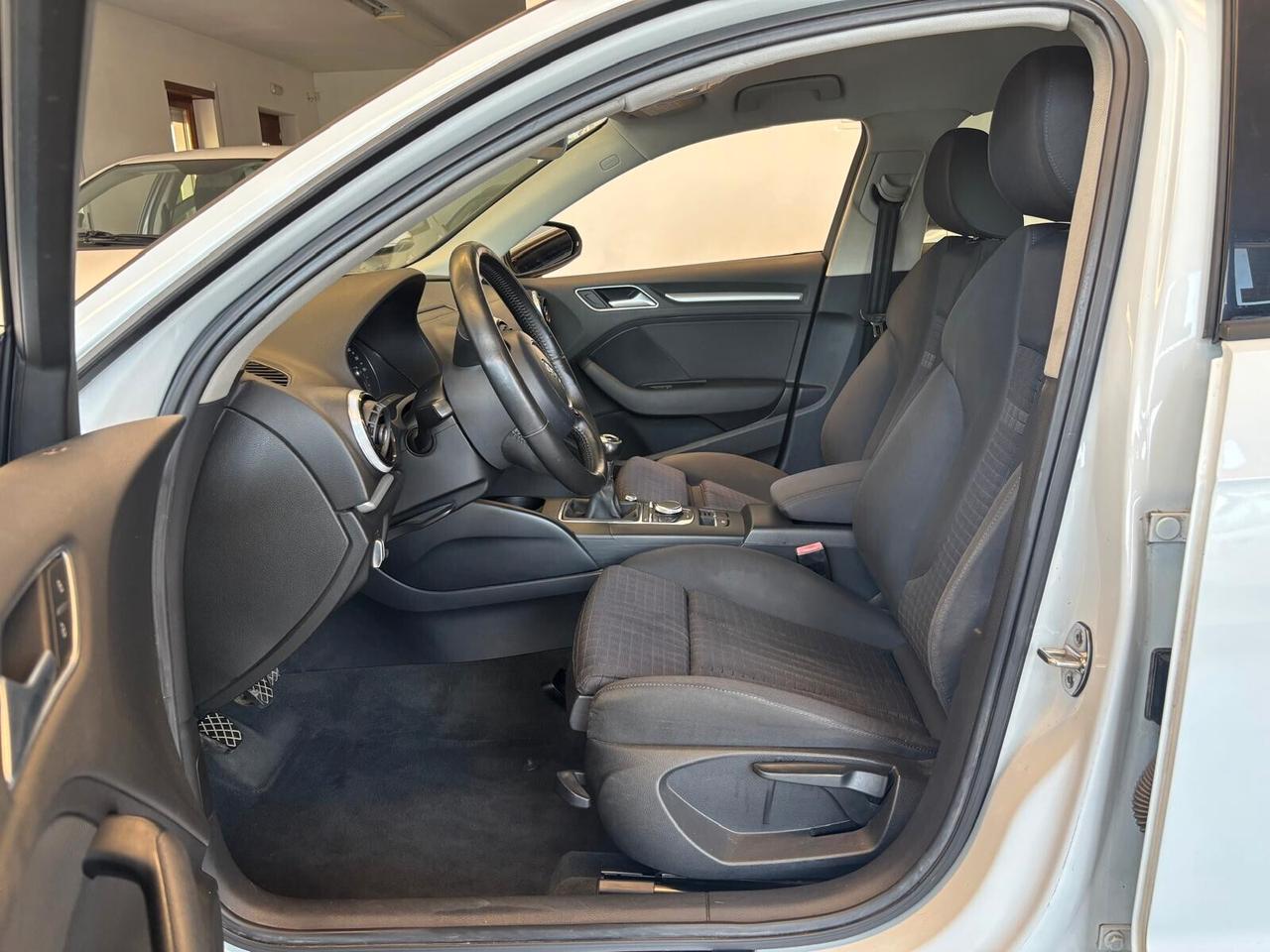 Audi A3 2013 - 1.6 DIESEL 135600 KM
