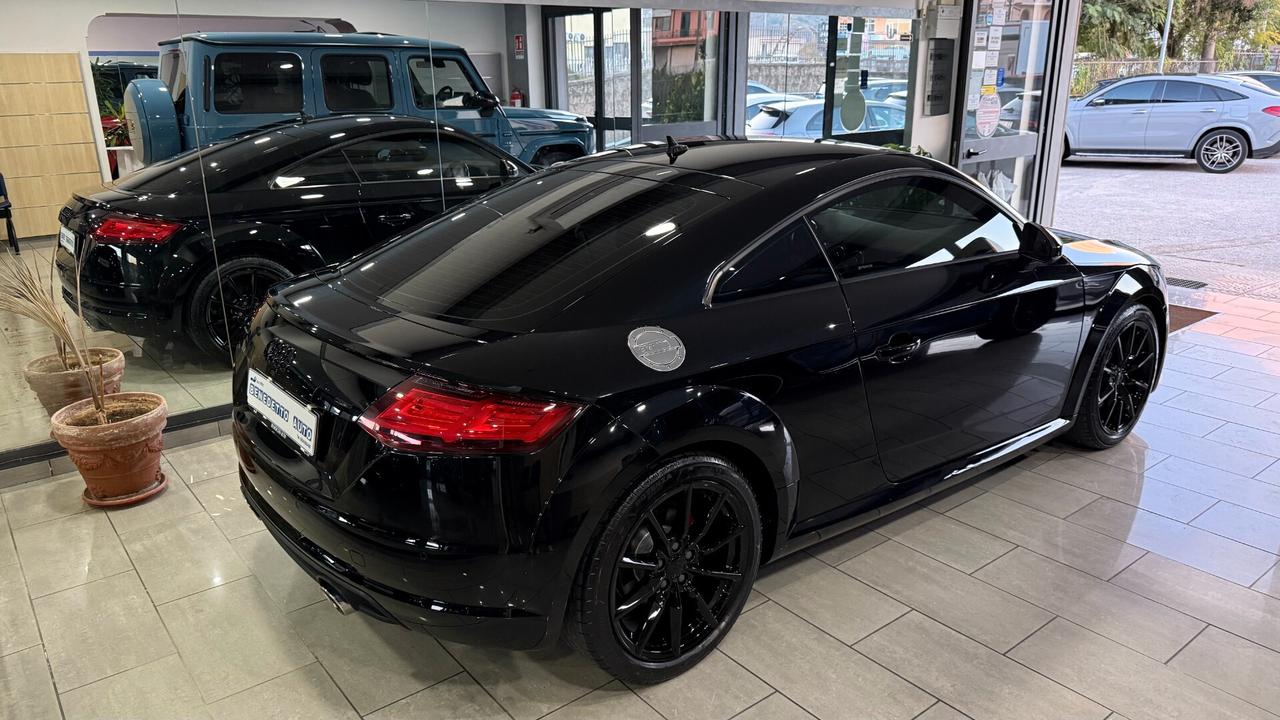 AUDI TT 2.0 TDI 184 TOTAL BLACK