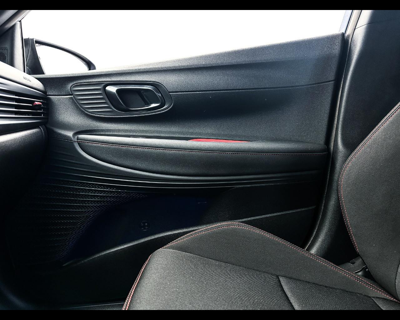 HYUNDAI I20 PE MY25 1.0T MT NLINE CARBON