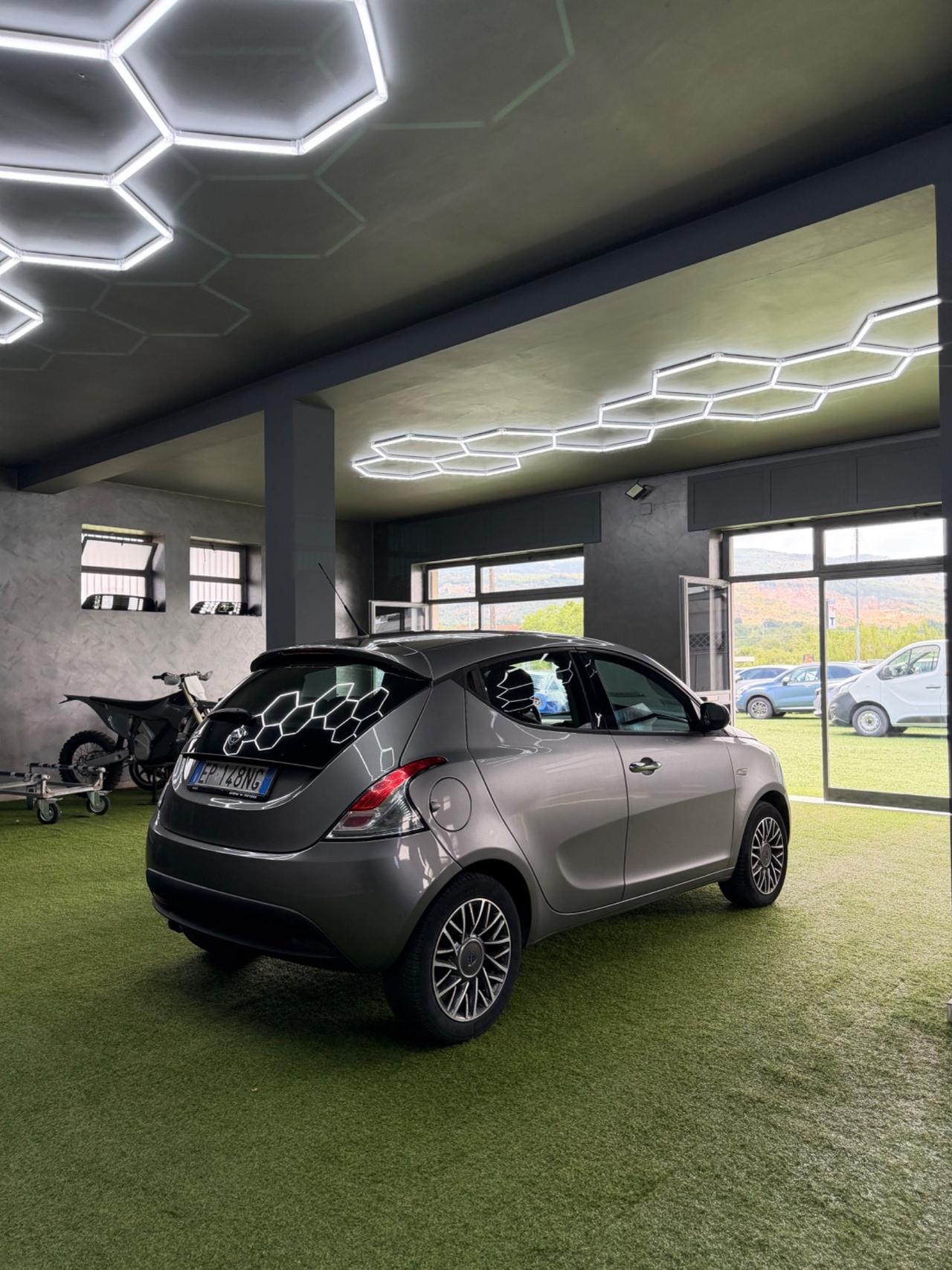 Lancia Ypsilon 1.2 Benz 69 CV