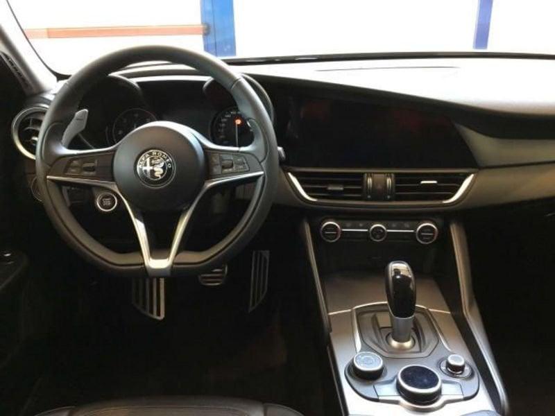 Alfa Romeo Giulia 2.2 T-Diesel 180CV AT8 Super Q2 - PACK PERFORMANCE