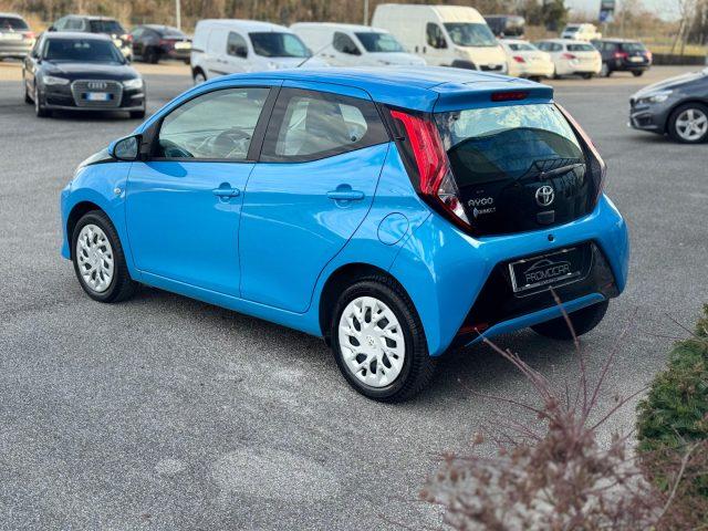 TOYOTA Aygo CONNECT 1.0 VVT-i 5 P X-BUSINESS *SERVICE TOYOTA*