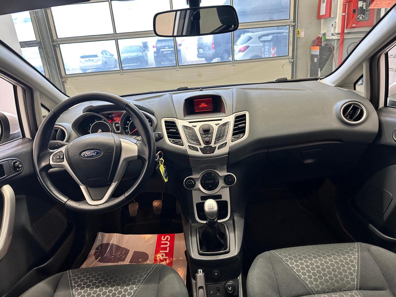 Ford Fiesta 5p 1.4 16v + Gpl