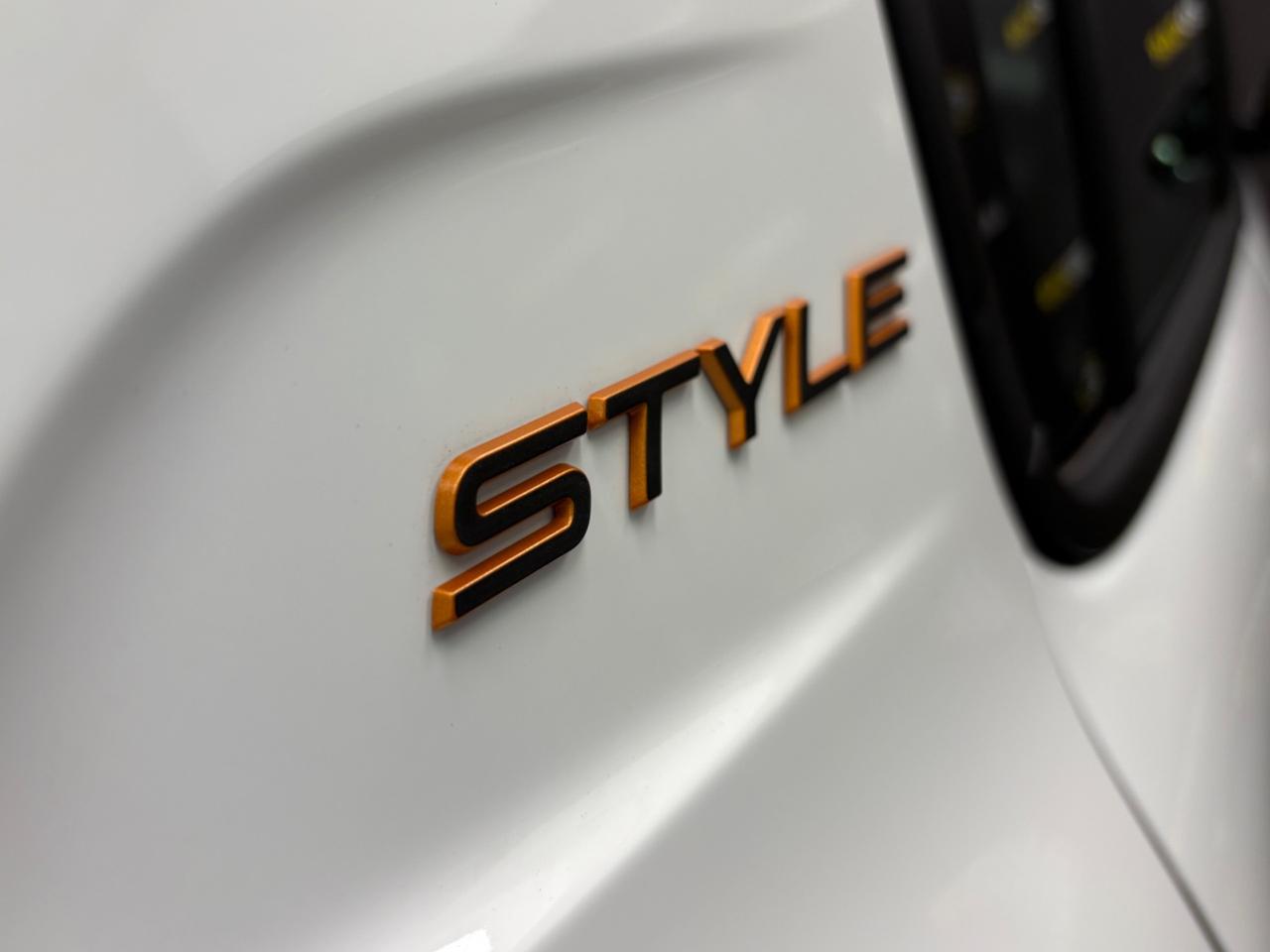 Peugeot 208 1.2 HYBRID*STYLE*110CV*AUTOMATICA*