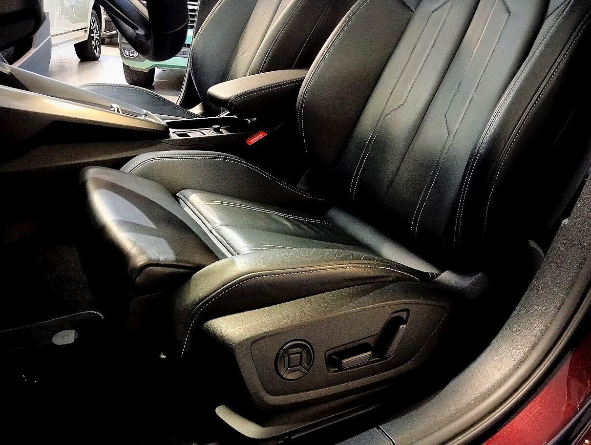 Audi A3 2.0 TDI SLINE EXCLUSIVE IDENTITY BLACK 19" MATRIX