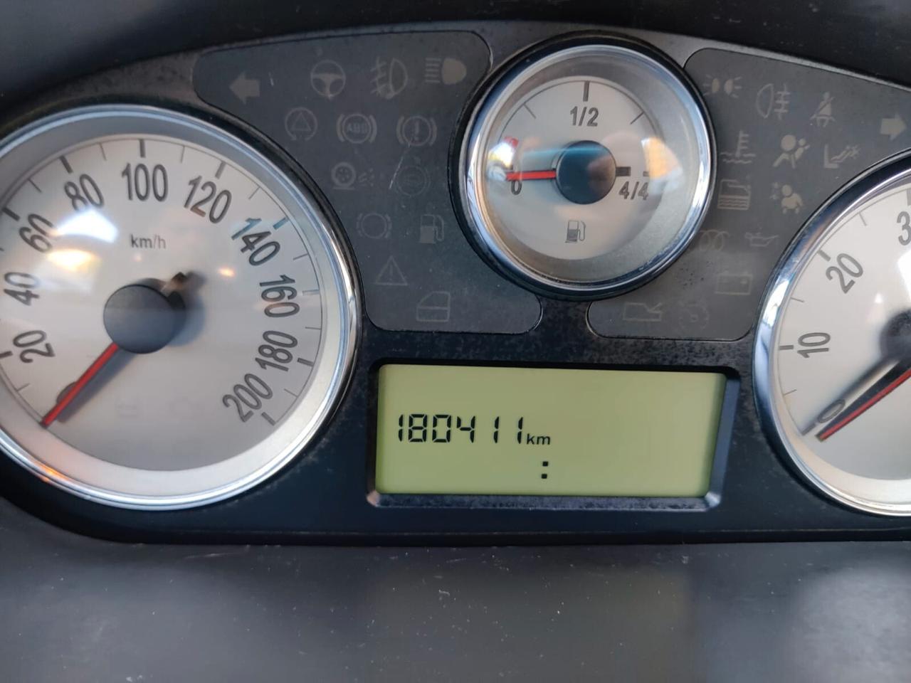 Lancia Ypsilon 1.2 benz/GPL