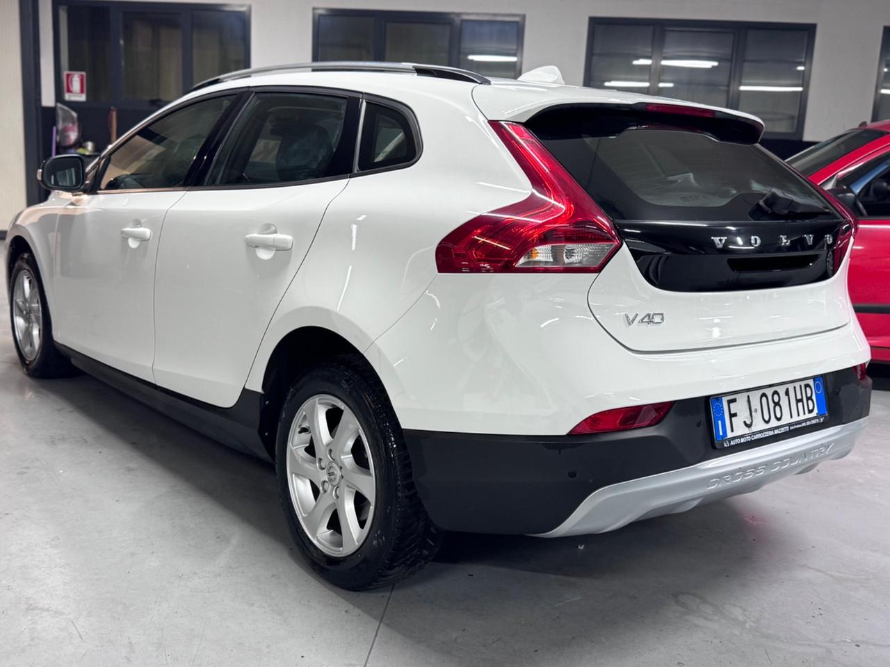 Volvo V40 Cross Country 2.0 Diesel 120cv Auto Euro6