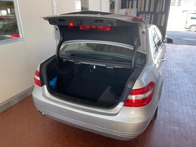 Mercedes-benz E 200 CGI BlueEFFICIENCY Elegance