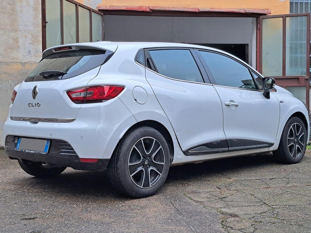 Renault Clio 1.2 75 CV 5 porte Duel
