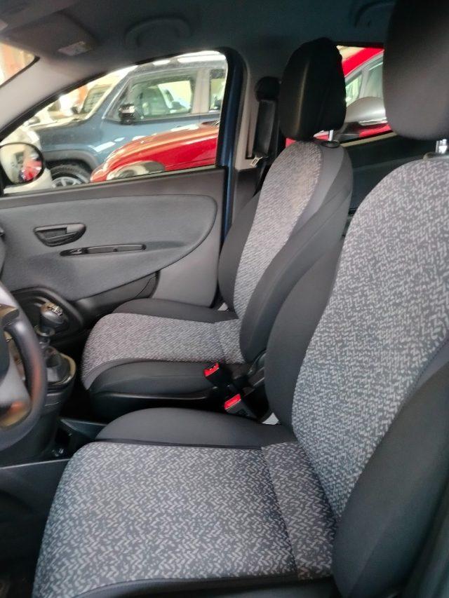 LANCIA Ypsilon 1.0 FireFly 5 porte S&S Hybrid Ecochic Silver