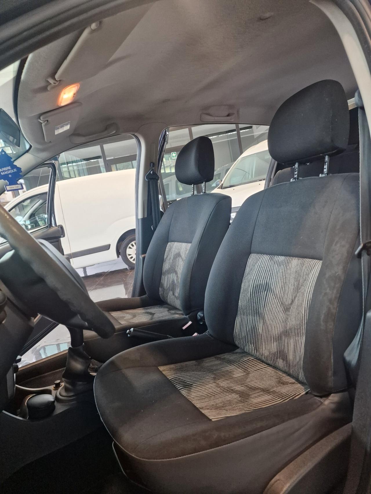 Dacia Sandero 1.2 16V Lauréate, 120 mila chilometri