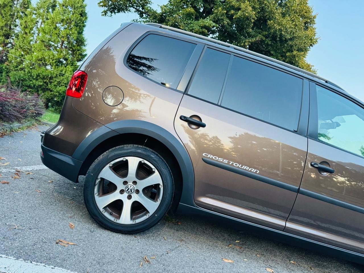 Volkswagen Touran 2.0 TDI 170 CV DSG CROSS 7 Posti
