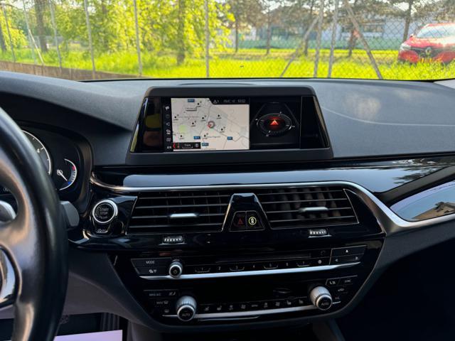 BMW 530 d xDrive Touring Sport Line 265CV NAVI+RETR.