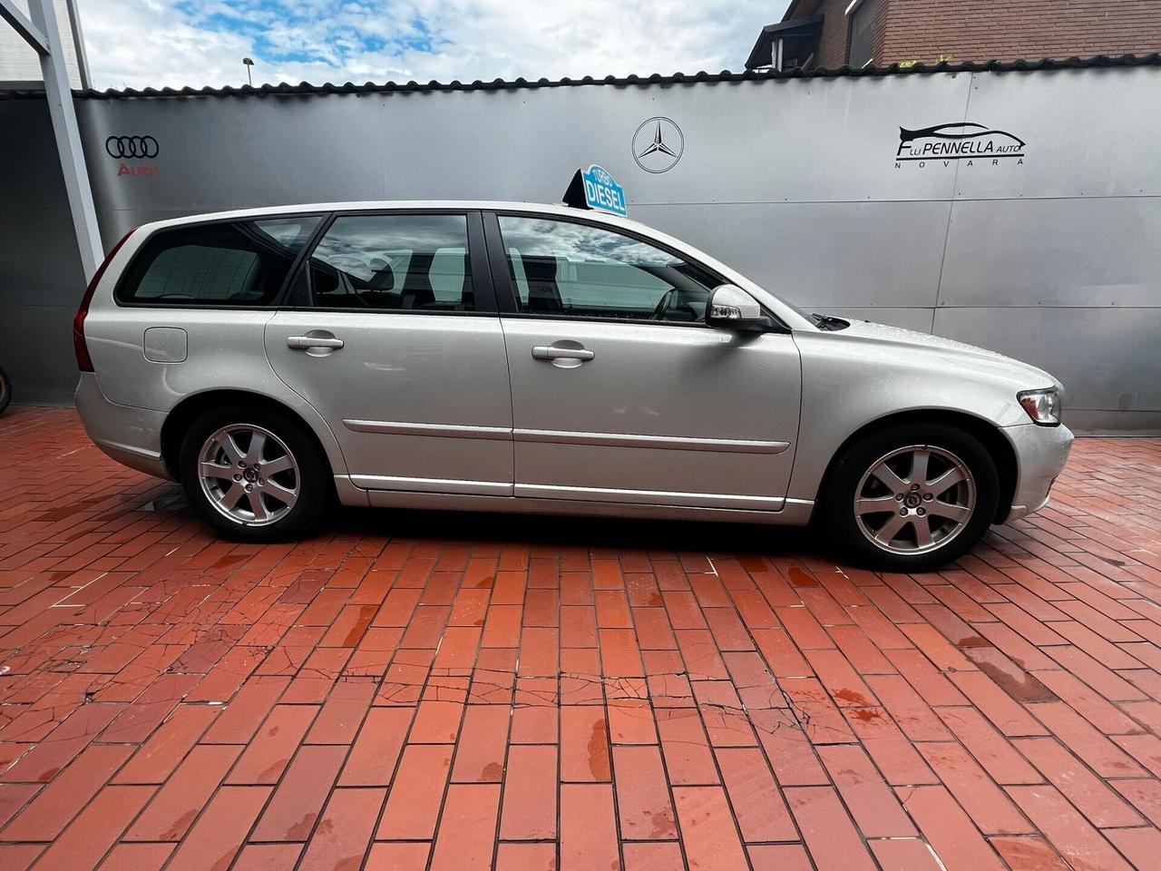 Volvo V50 D4 R-design