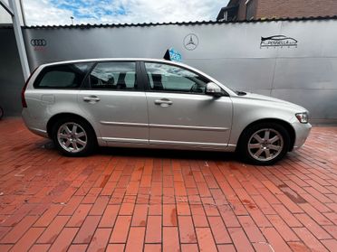 Volvo V50 D4 R-design