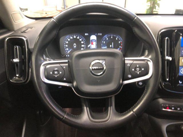 VOLVO XC40 T3 Geartronic Momentum
