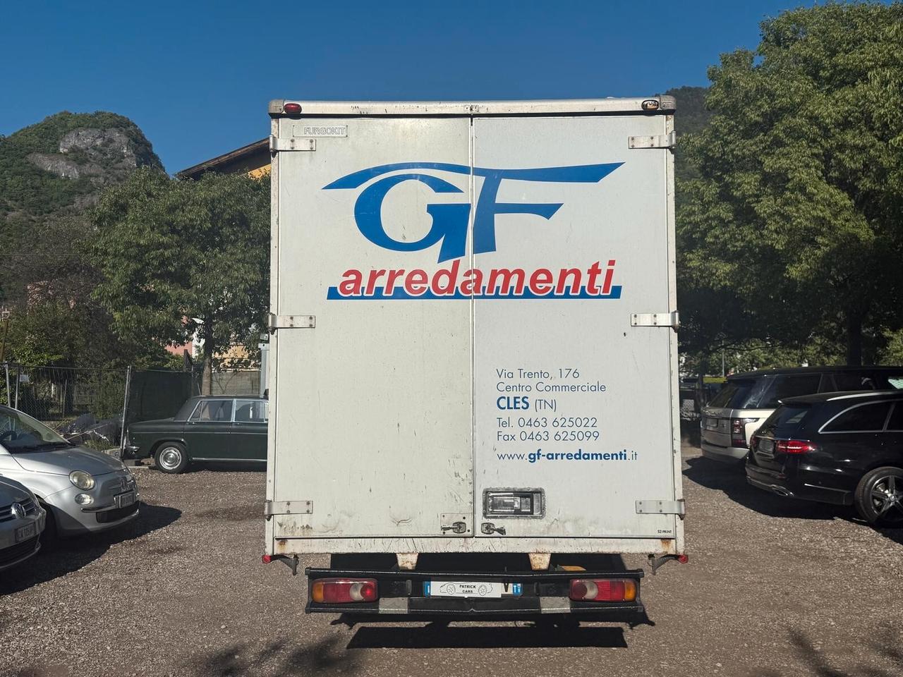 Nissan cabstar patente B