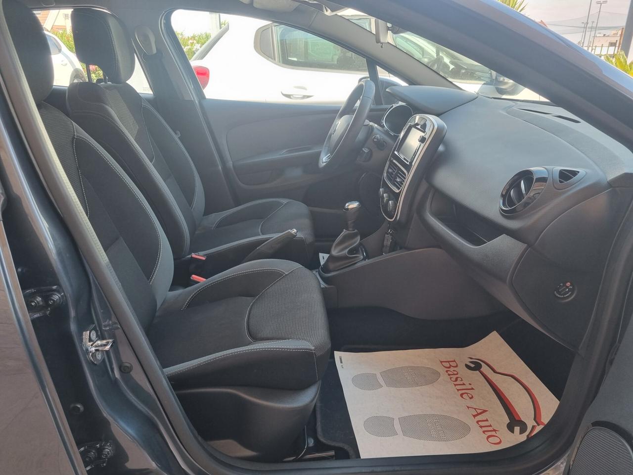 Clio IV 2017 1.2 16v Zen 75cv