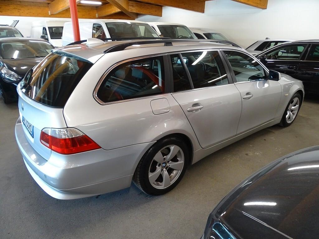 BMW 530d Touring Eletta 218 CV