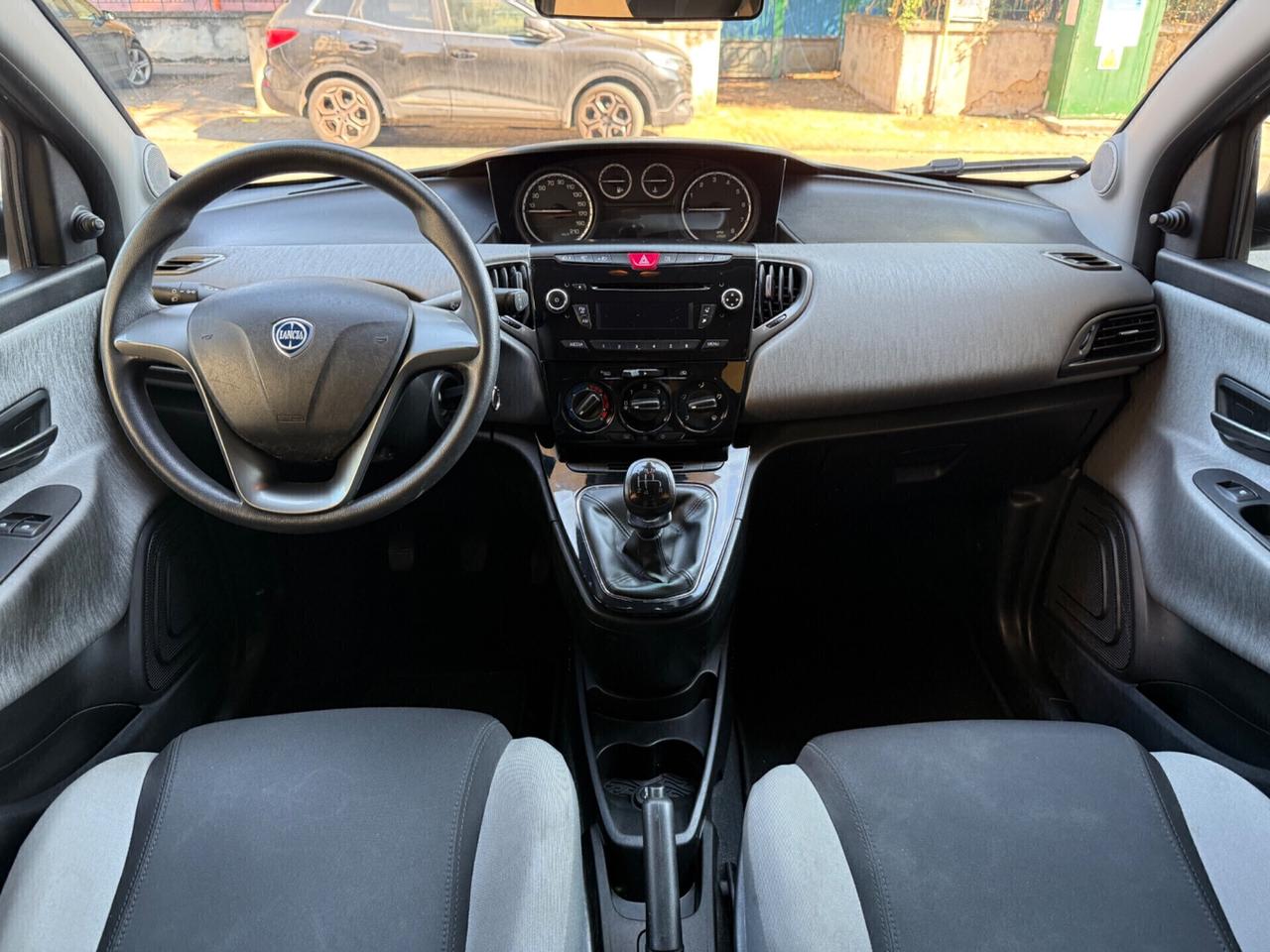 Lancia Ypsilon 2013 - 1.2 bz. 69 CV 5 porte Silver