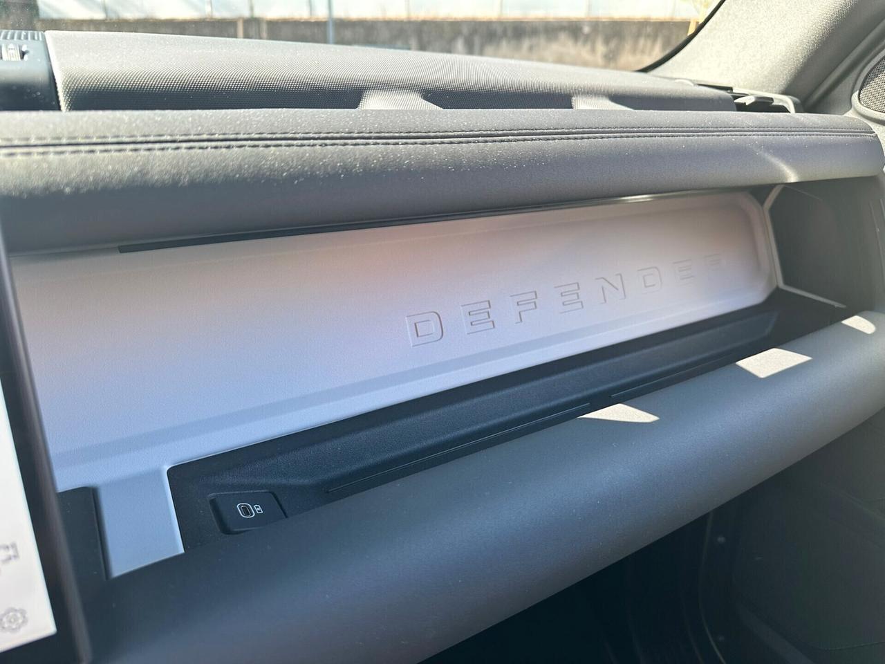 Land Rover Defender 90 3.0D I6 200 CV AWD Auto X-Dynamic SE