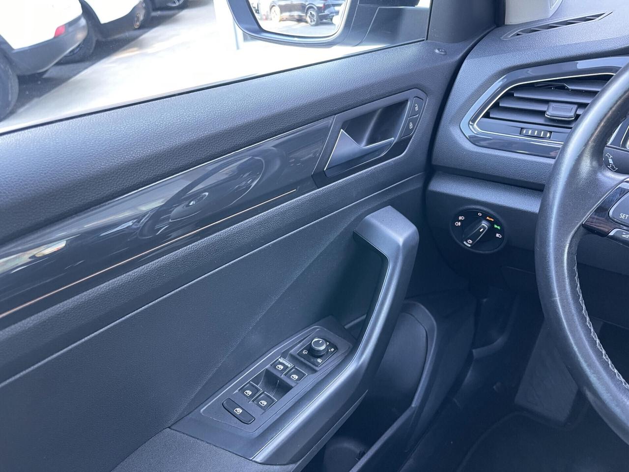 Volkswagen T-Roc 1.0 Benzina 116CV E6 Neo - 2019