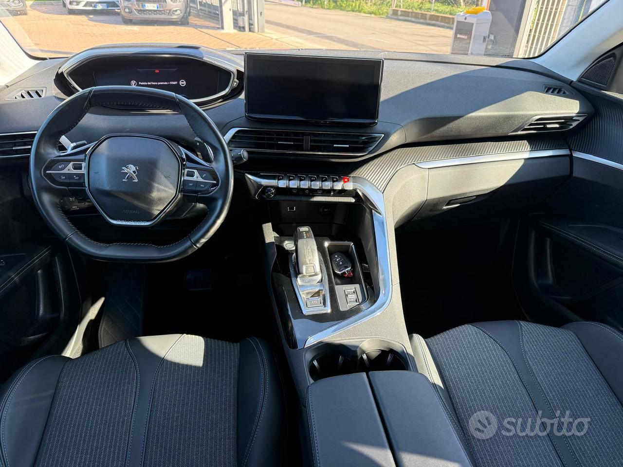 Peugeot 3008 1.5 Allure *CAMBIO AUTOMATICO*