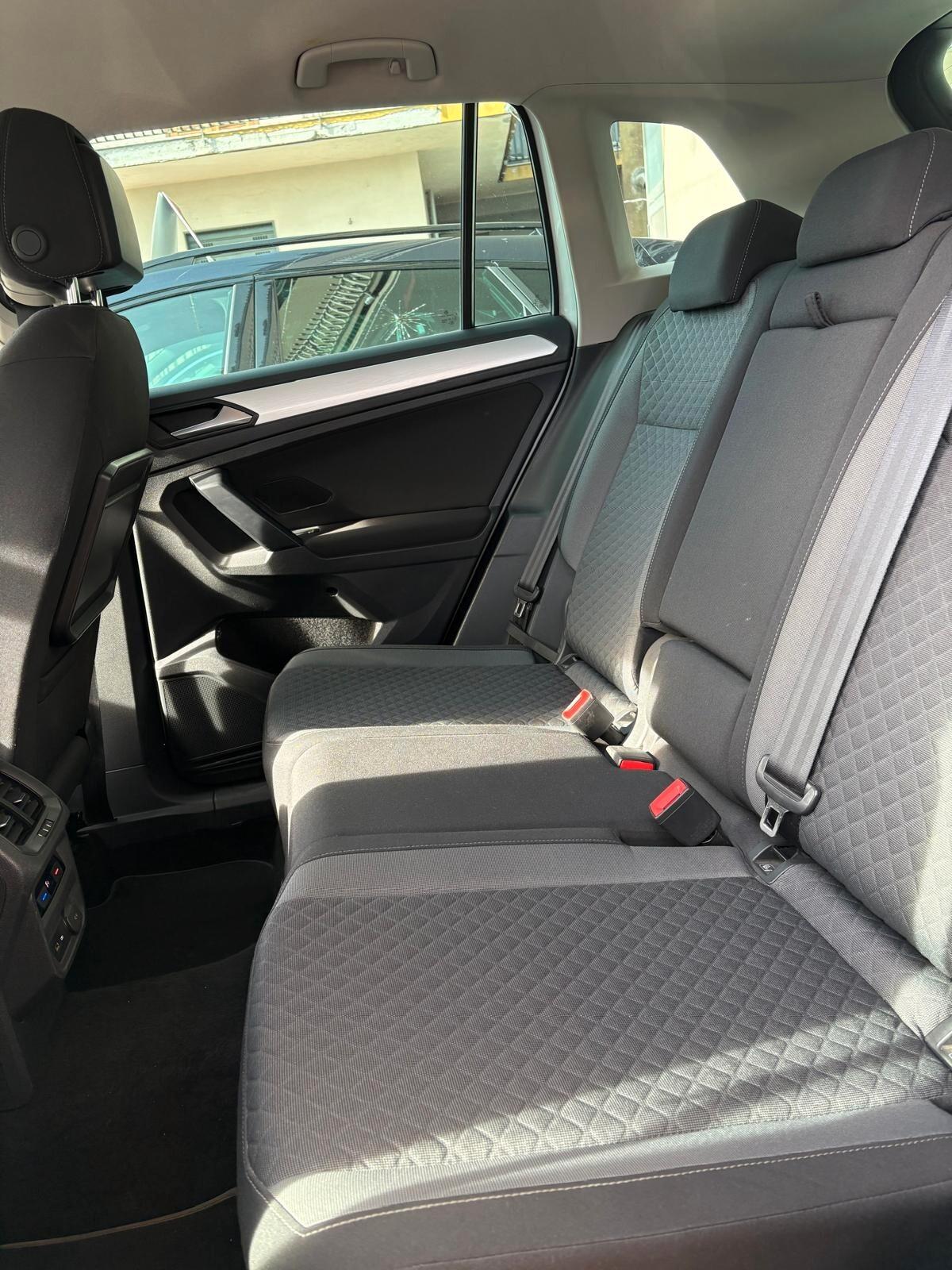 Volkswagen Tiguan 2.0 TDI BUSINESS DSG