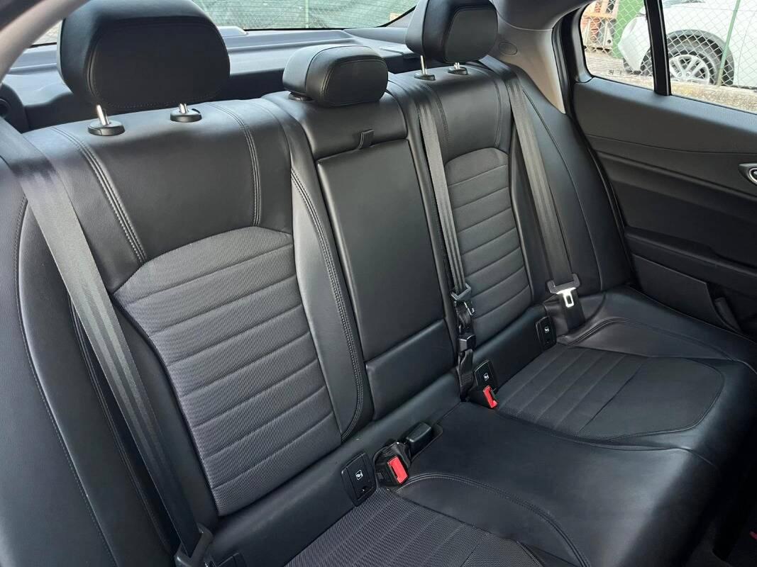 Alfa Romeo Giulia 2.2 t Super 180cv auto