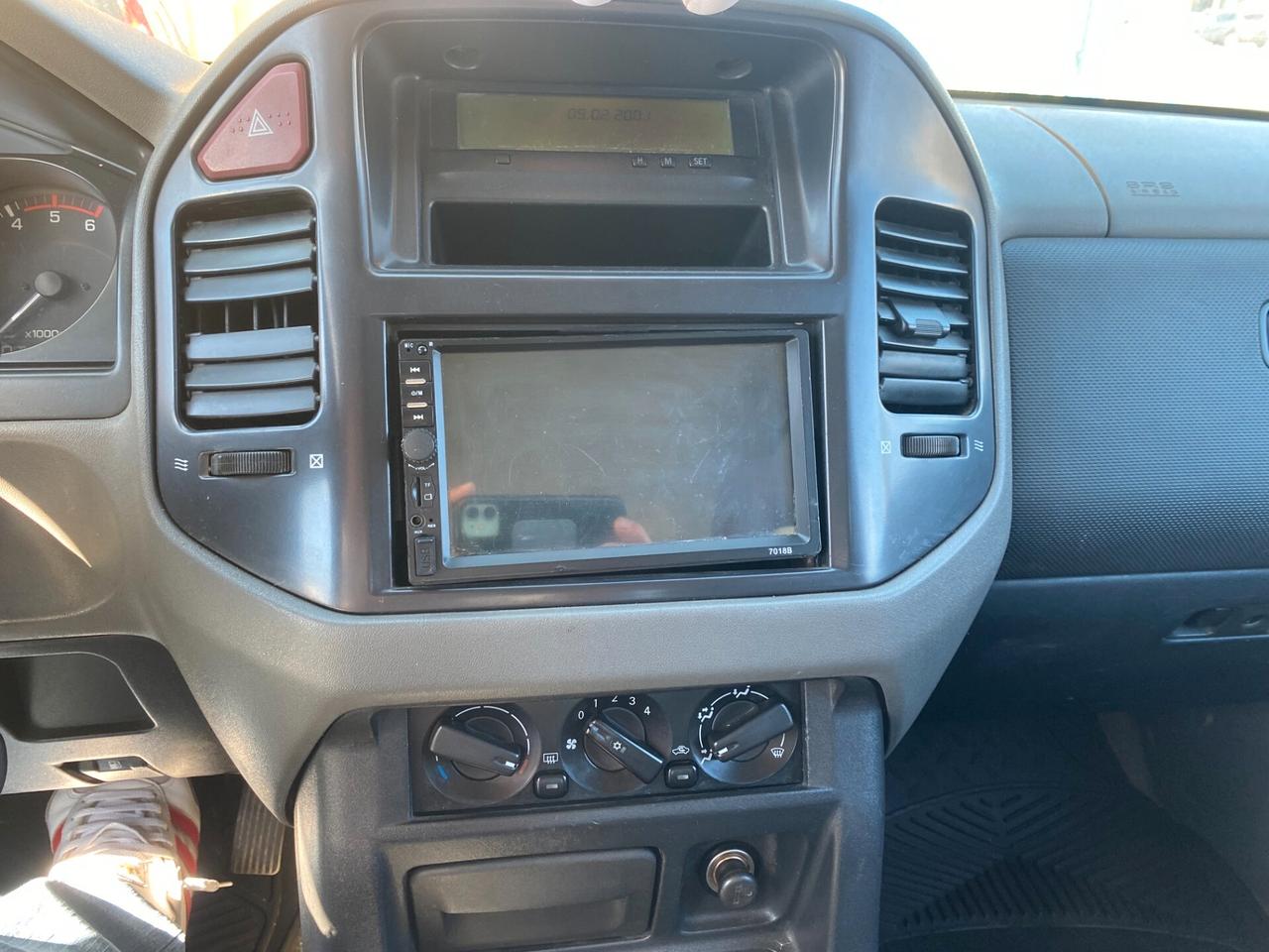 2000 Mitsubishi Pajero 2.5 TDI 3p. GL