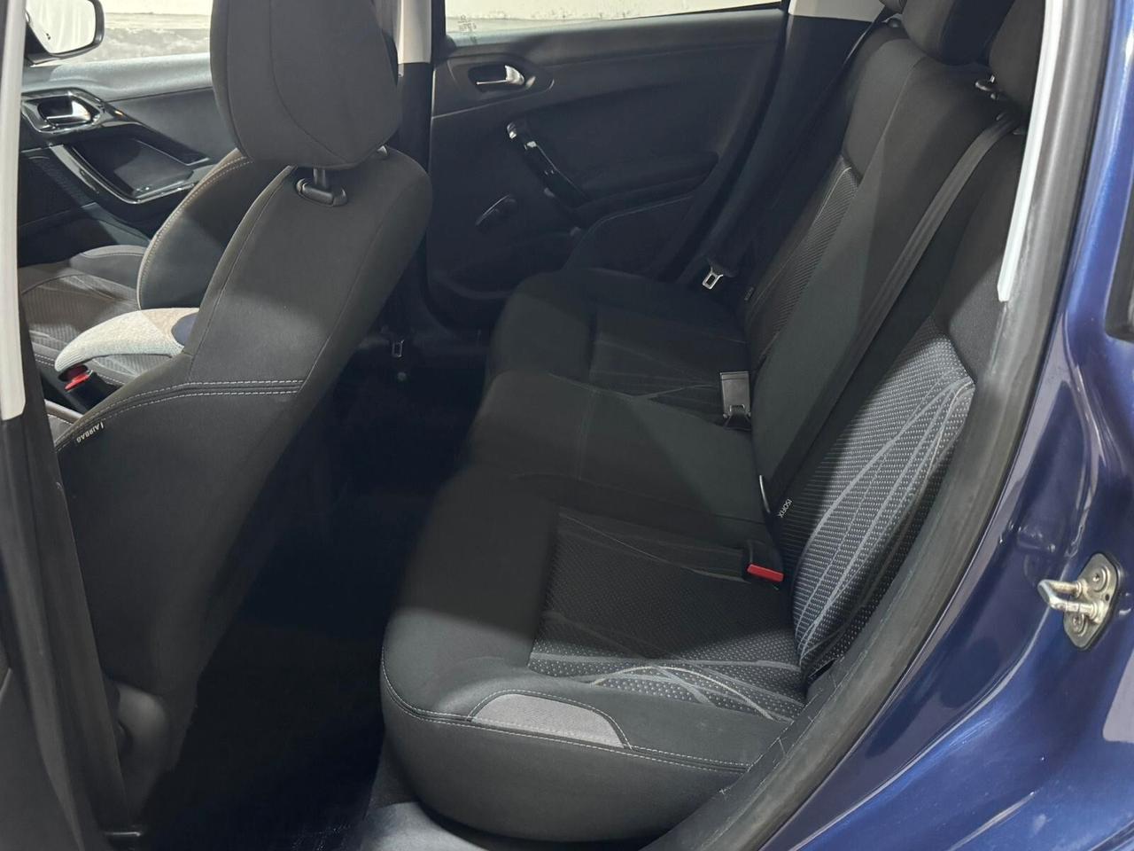 Peugeot 208 1.4 HDi 68 CV 5 porte Allure