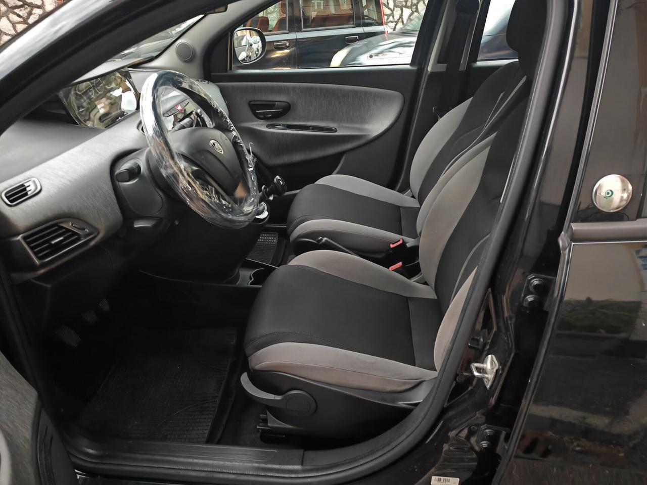 LANCIA YPSILON 0.9 ECOCHIC GOLD CV84 KW62