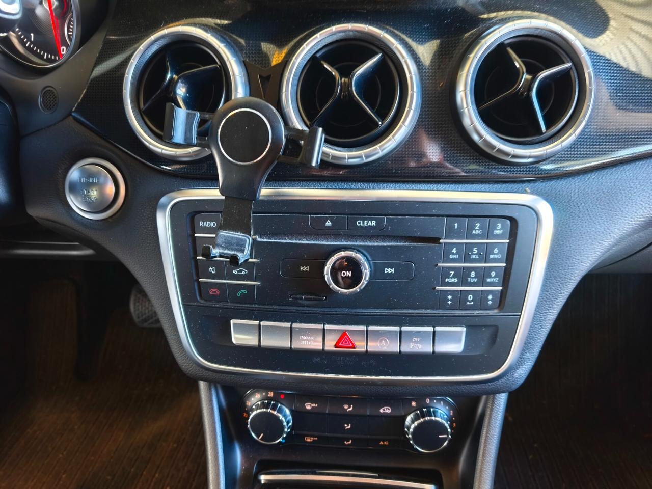 Mercedes-benz CLA 200d 4Matic Premium