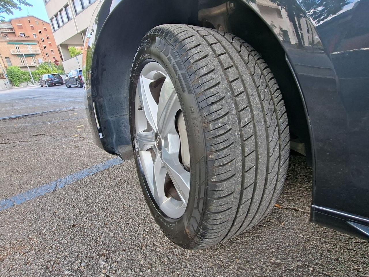 Audi A4 Business Advanced 2.0 40 TDI #6443