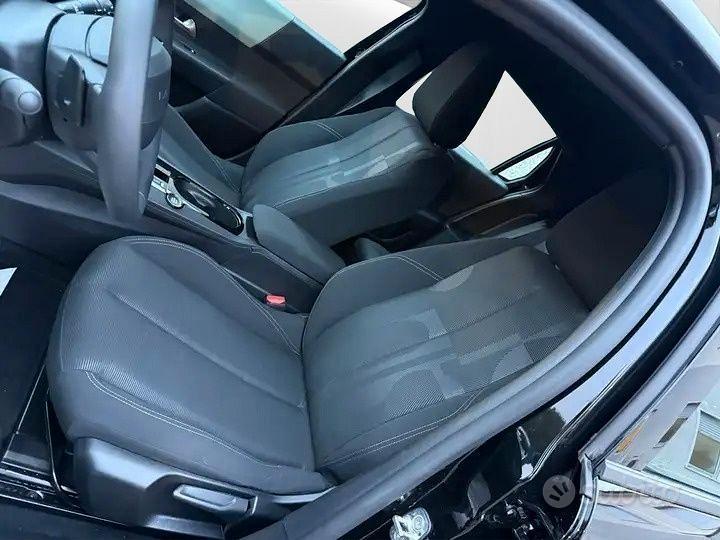 Lancia Ypsilon 1.2 MHEV HYBRID E-DCT 110cv