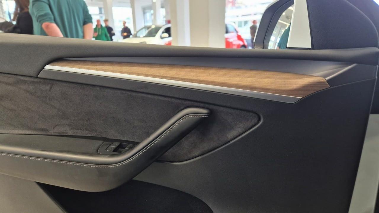 TESLA Model Y 2021 - Model Y Single Motor rwd