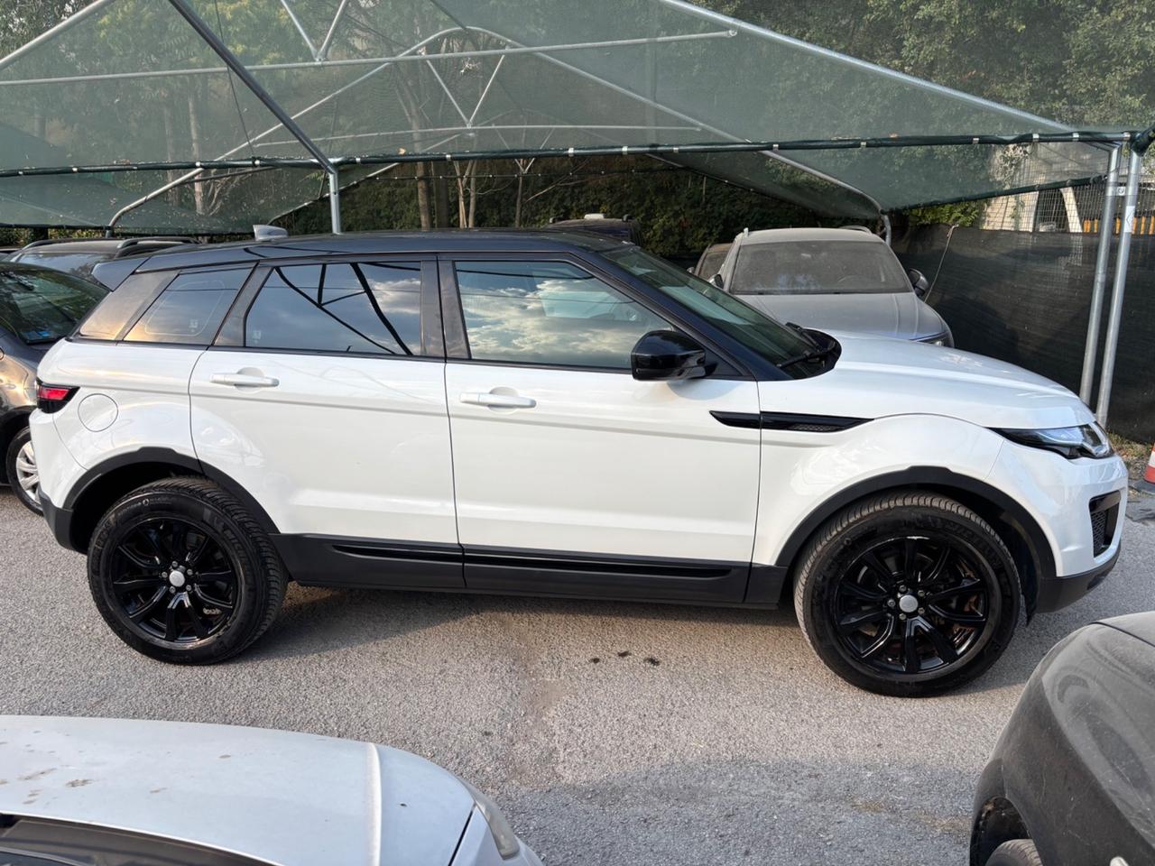 Land Rover Range Evoque 2.0 TD 5p. SE Dynamic