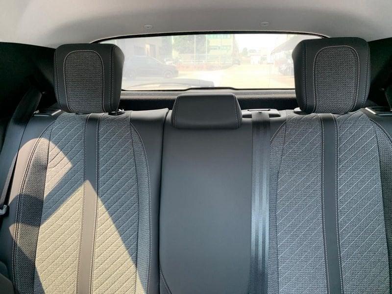 Peugeot e-208 Allure e 136cv