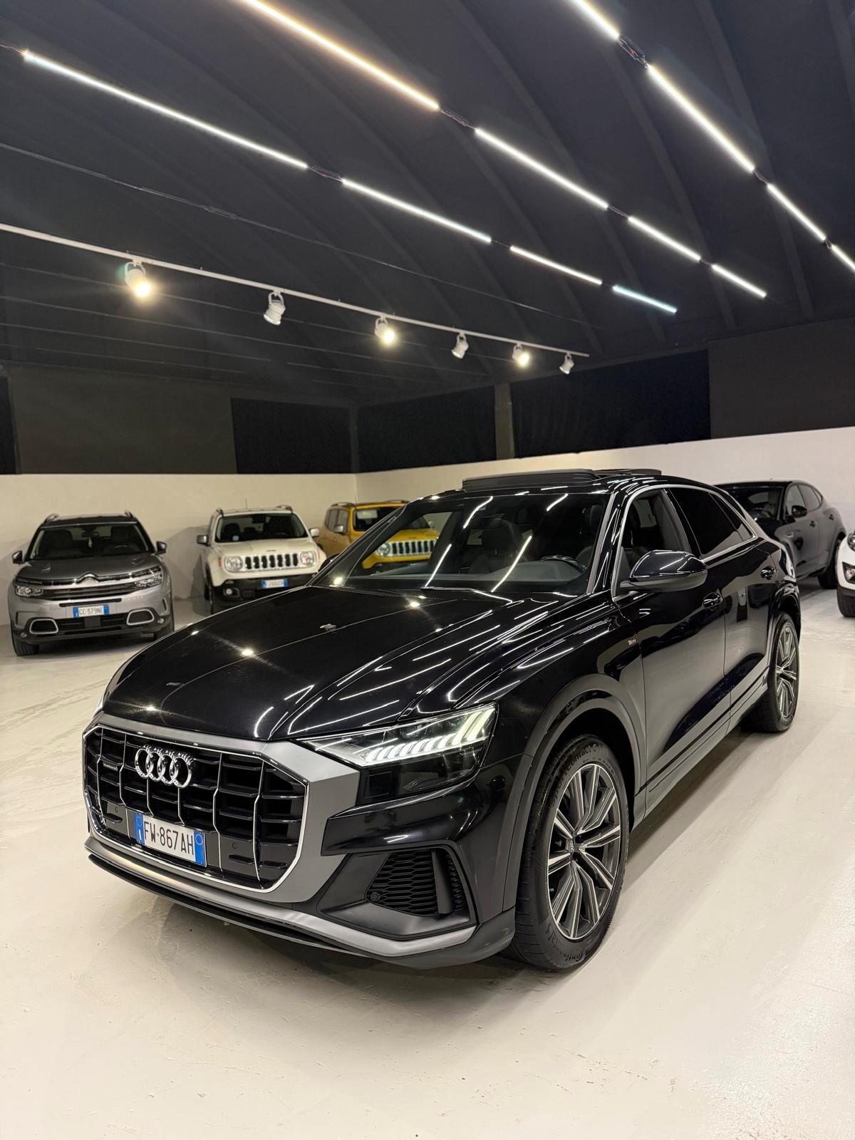 Audi Q8 50 SLINE