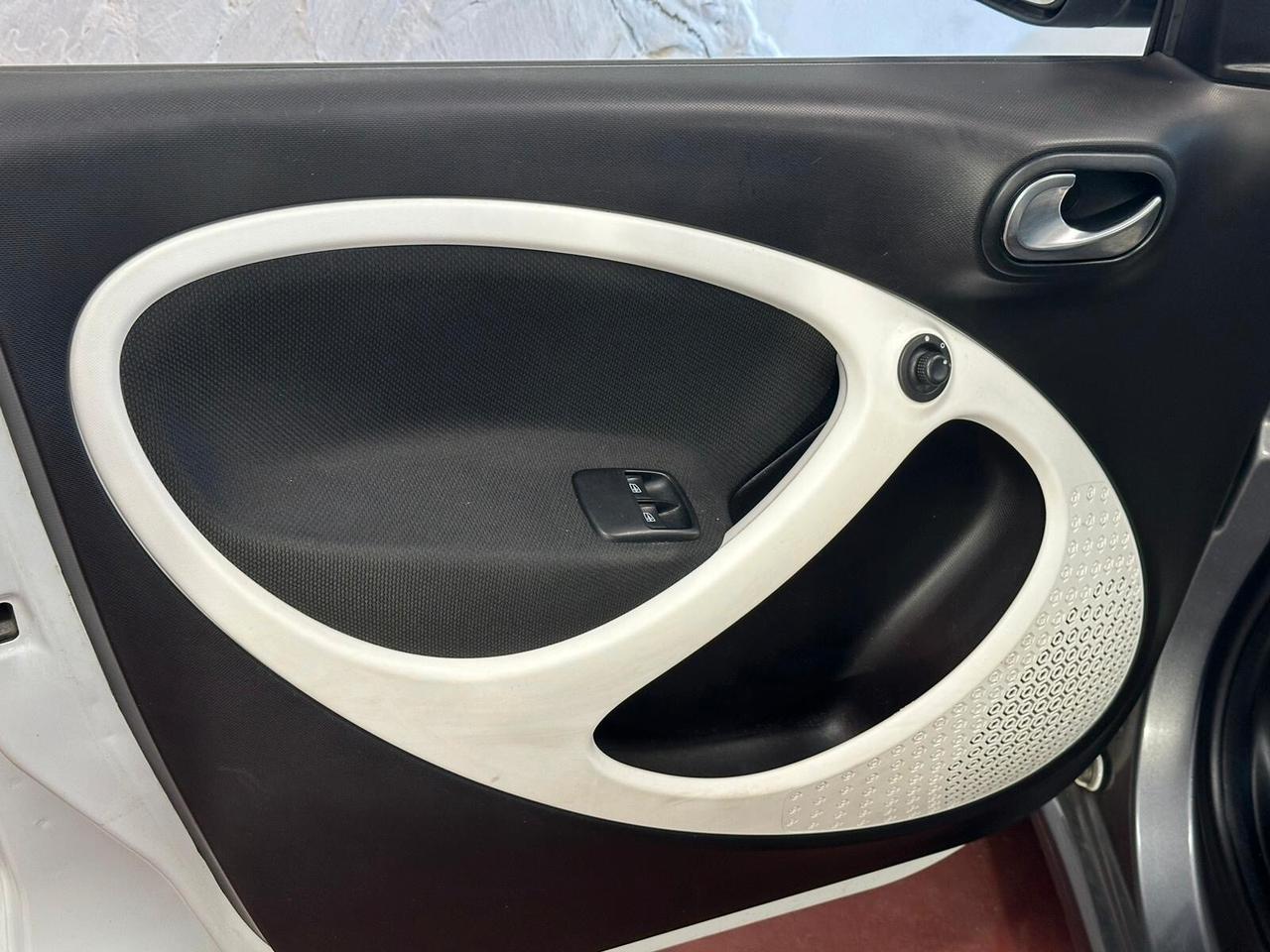 Smart ForFour 70 1.0 Youngster
