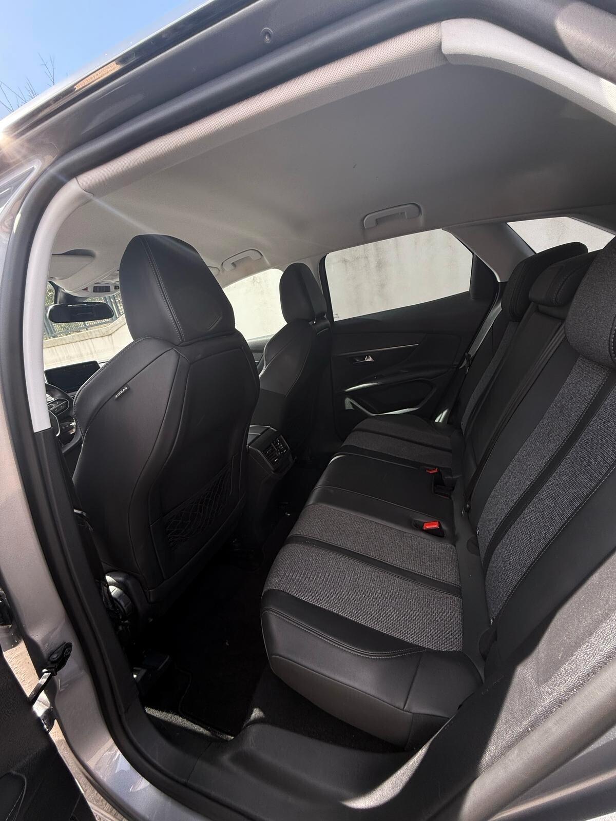 Peugeot 3008 BlueHDi 130 S&S Allure