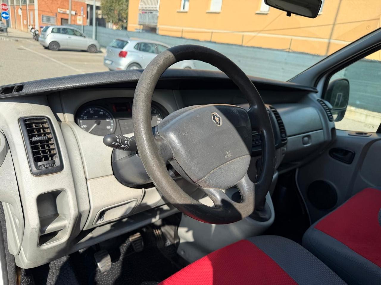 Renault Trafic T27 2.0 dCi/115 - 12 MESI DI GARANZIA -