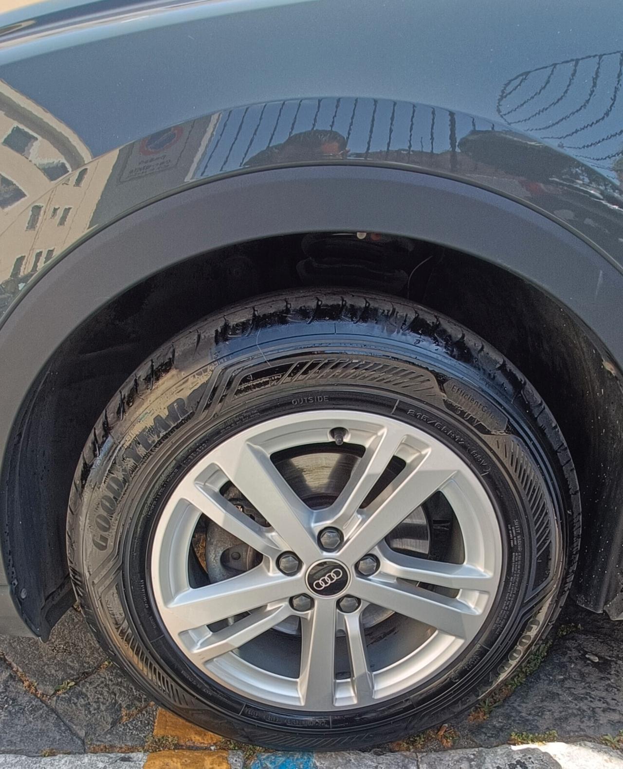 Audi Q3 35 TDI S tronic Business