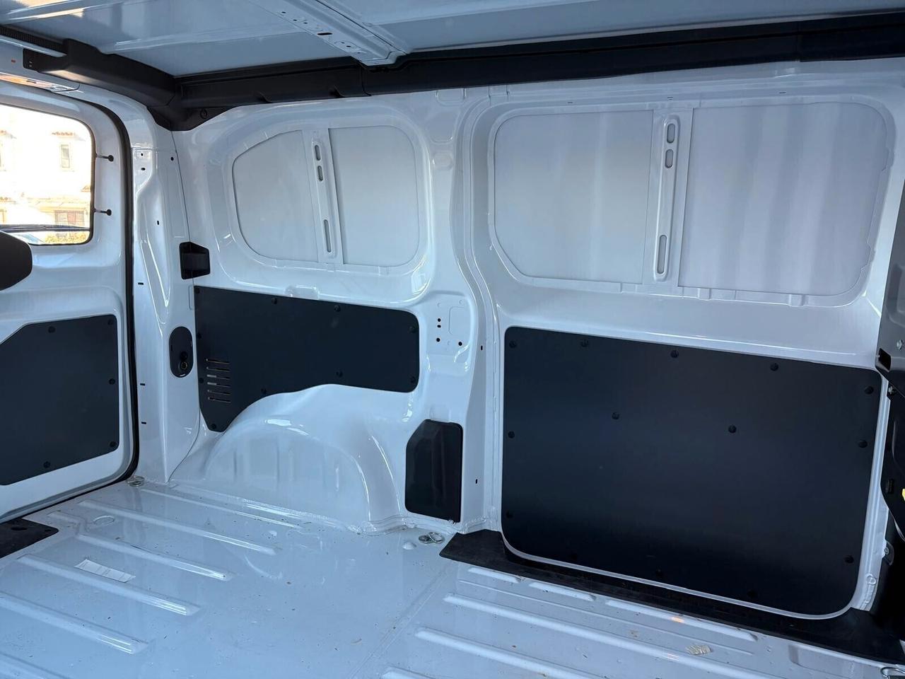 Peugeot Expert 50 kWh PL-TN PREMIUM Standard SPOTICAR