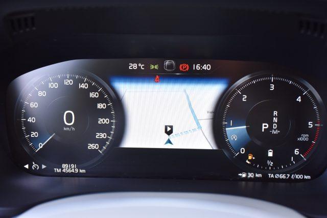 VOLVO XC60 B4 (d) Geartronic Inscription
