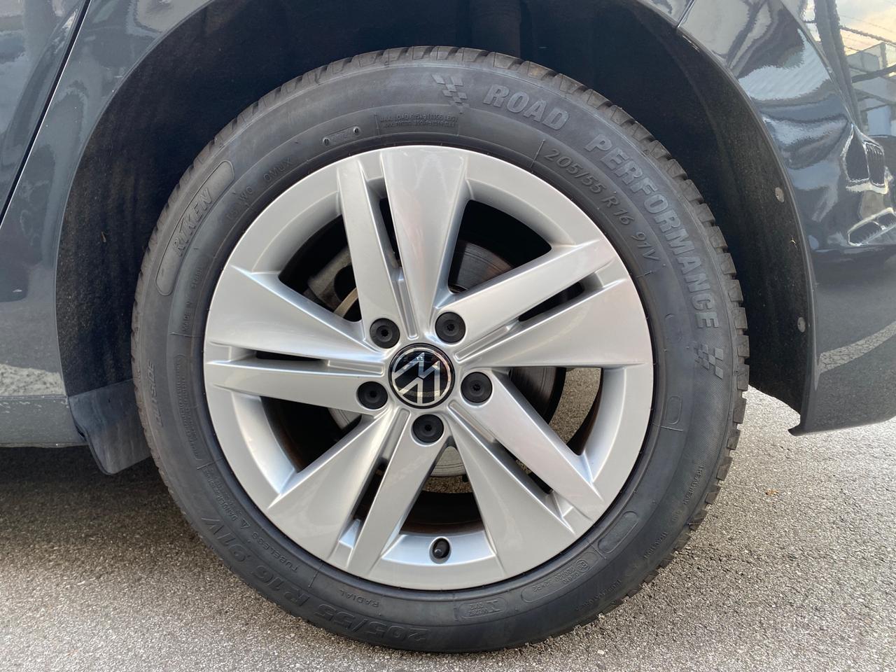 Volkswagen Golf 1.0 eTSI EVO DSG Life - grigio pastello