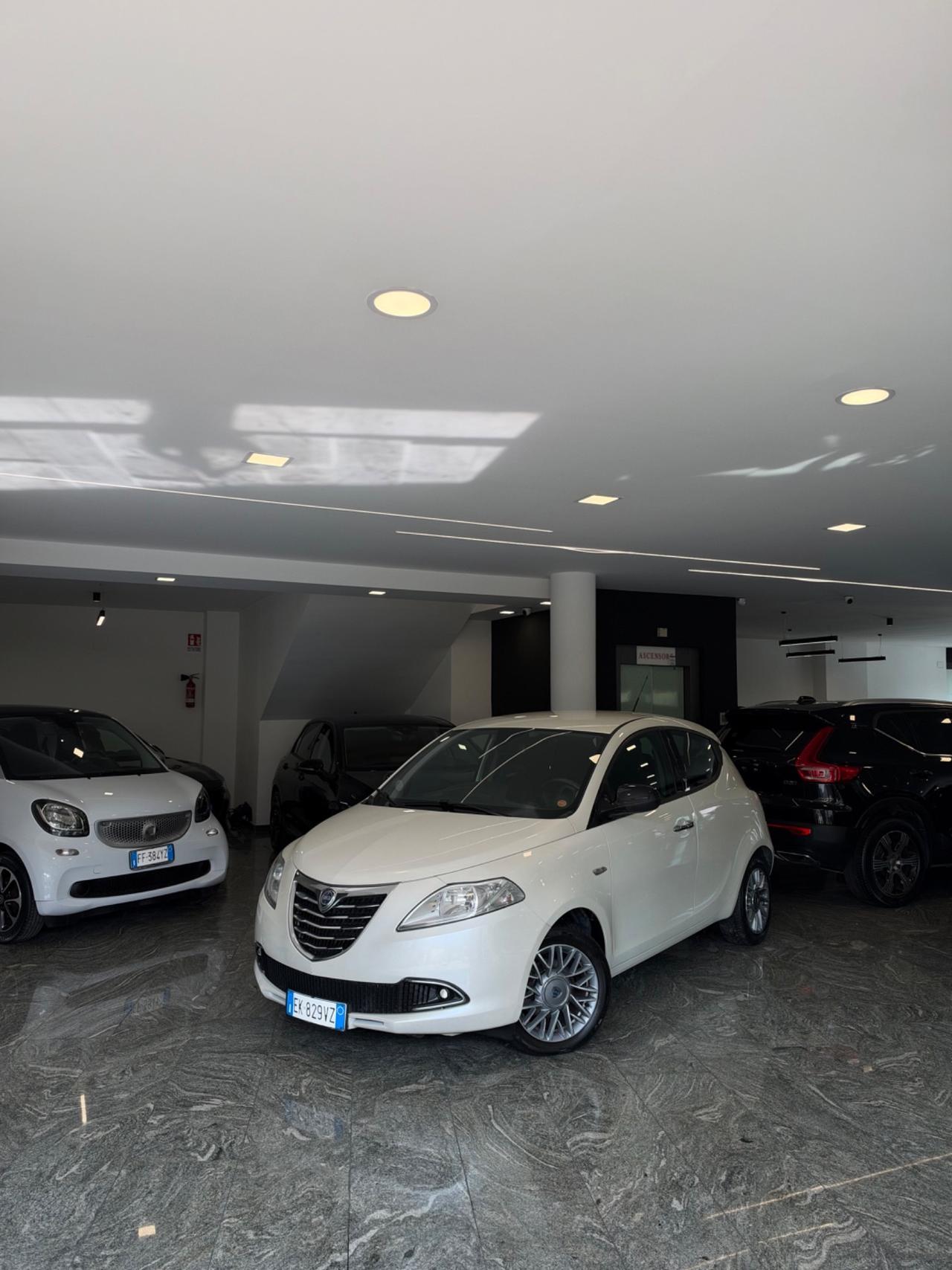 Lancia Ypsilon 1.3 MJT 16V 95 CV 5 porte S&S Silver