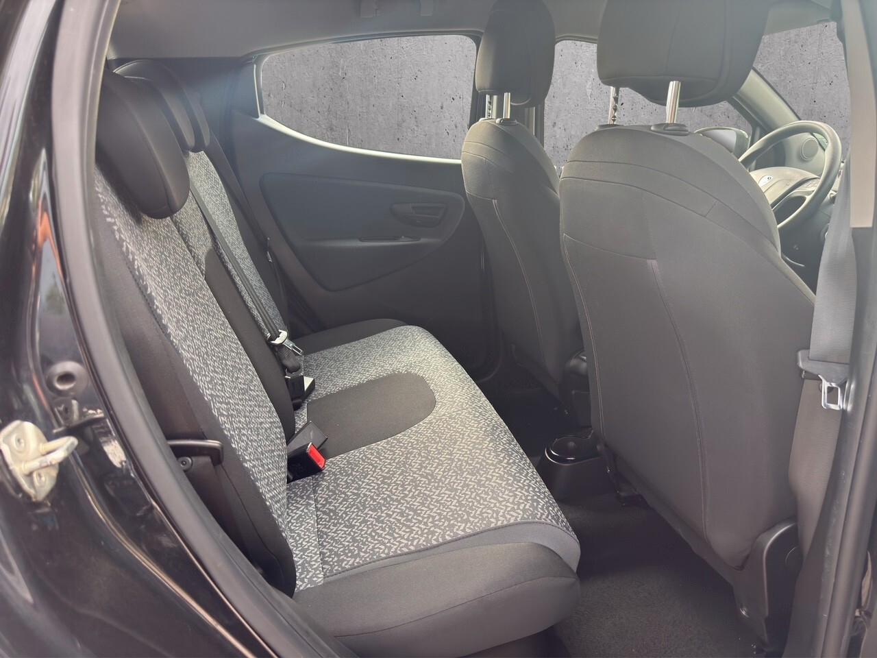 Lancia Ypsilon 1.0 FireFly 5 porte S&S Hybrid Silver Plus